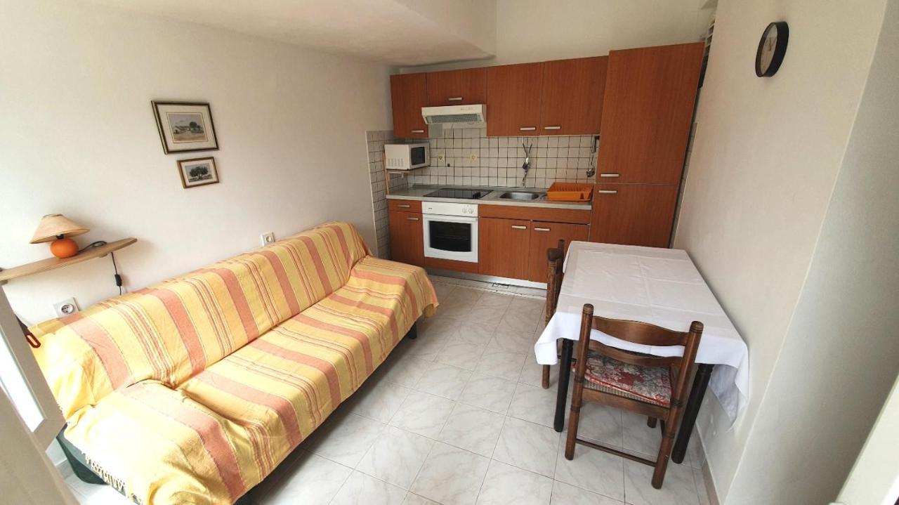 Apartments Dora Banjol エクステリア 写真