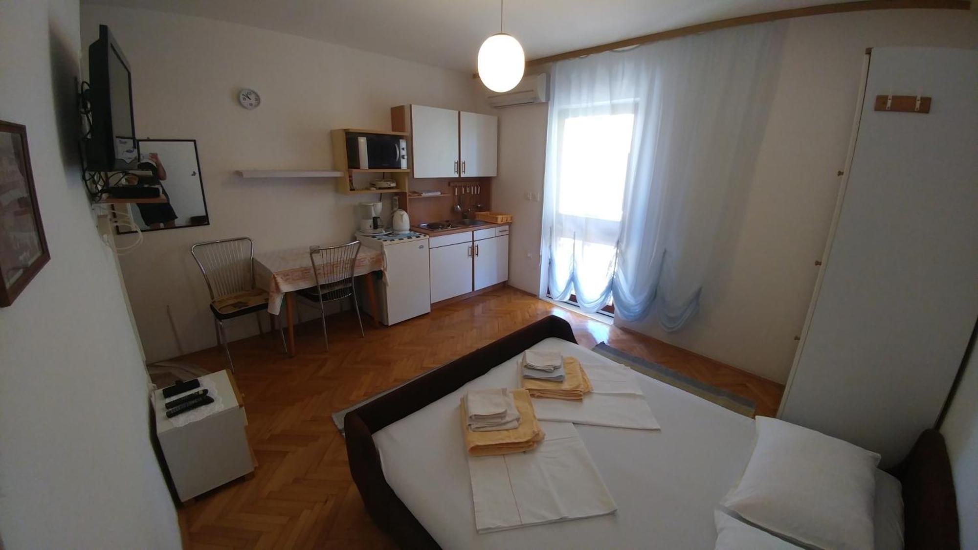 Apartments Dora Banjol エクステリア 写真