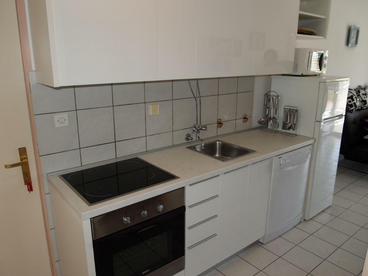 Apartments Dora Banjol エクステリア 写真